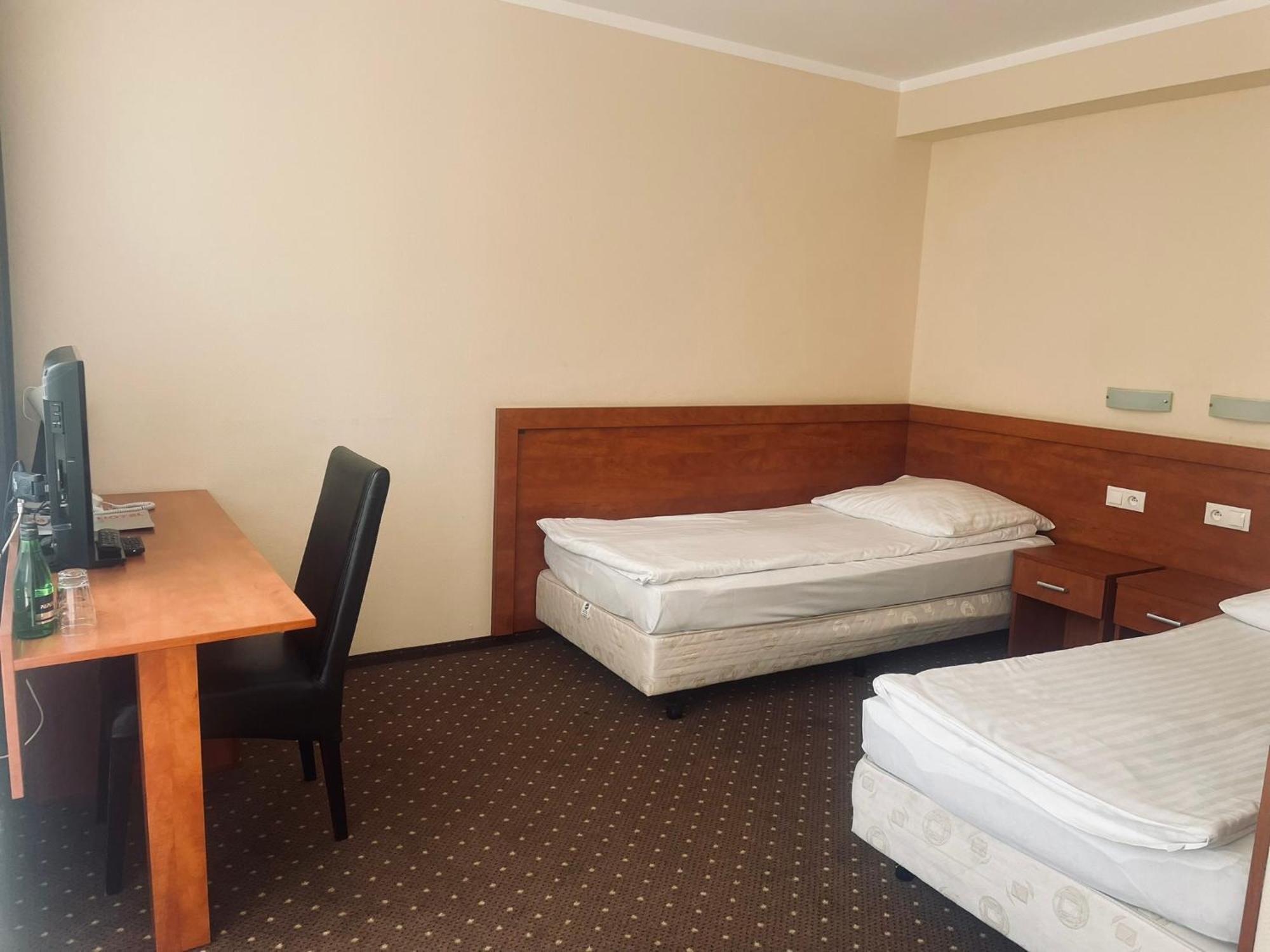 Papaver Hotel Ślesin Buitenkant foto